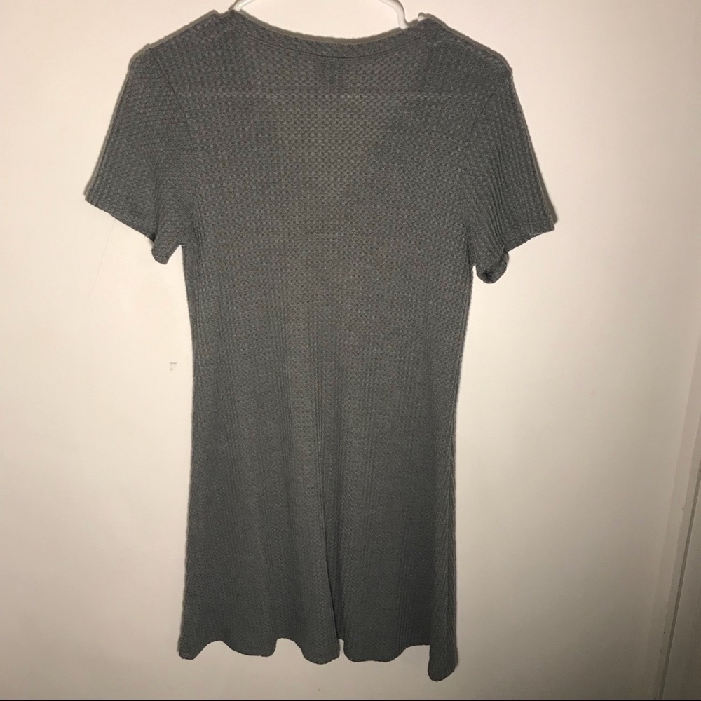 Paper Crane waffle wooden button-down dress v-neck - Picture 2 of 5